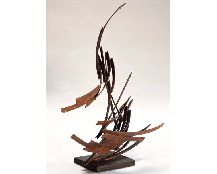 jabegote iron abstract sculpture by artist pablo lara