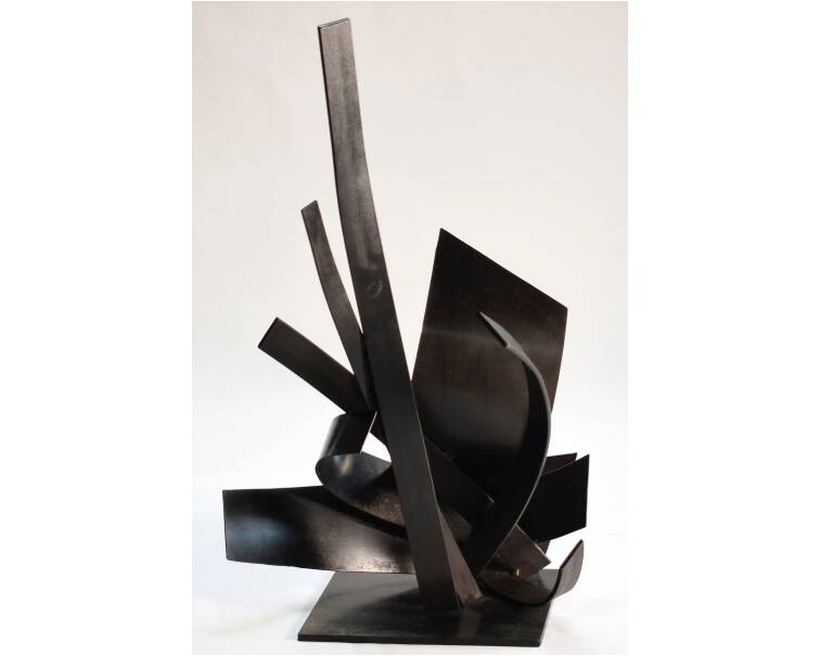 solea iron abstract sculpture by artist pablo lara