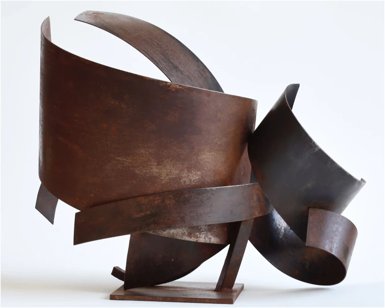 aceituneras iron abstract sculpture by artist pablo lara