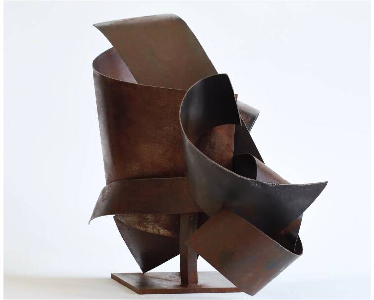 aceituneras iron abstract sculpture by artist pablo lara