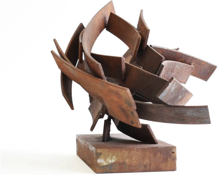 melisma iron abstract sculpture by artist pablo lara