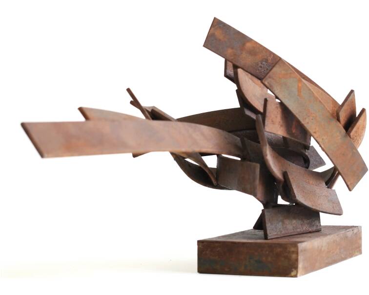 melisma iron abstract sculpture by artist pablo lara