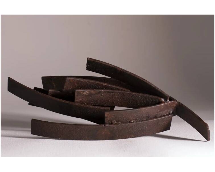 trilla iron abstract sculpture by artist pablo lara
