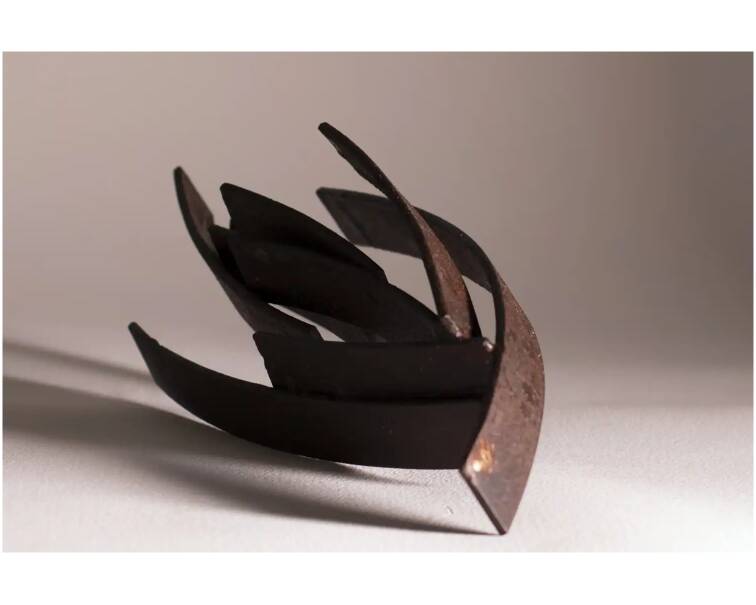 trilla iron abstract sculpture by artist pablo lara