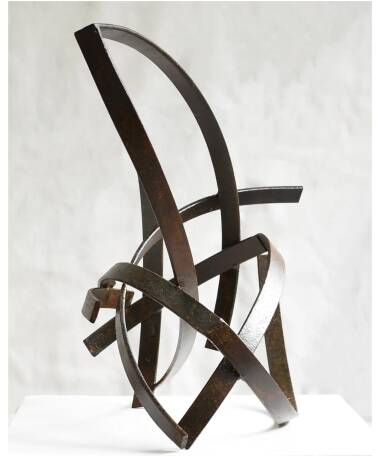 perla iron abstract sculpture by artist pablo lara