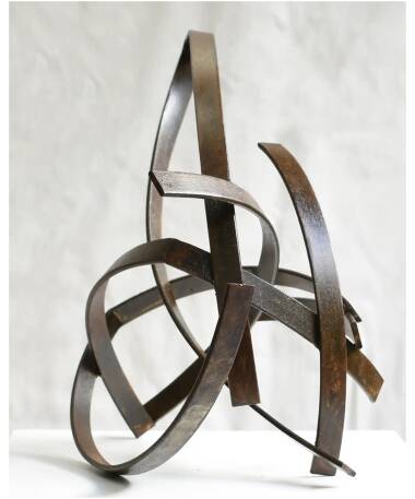 perla iron abstract sculpture by artist pablo lara
