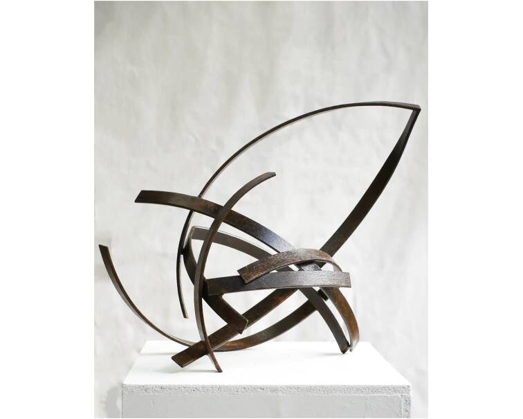 perla iron abstract sculpture by artist pablo lara