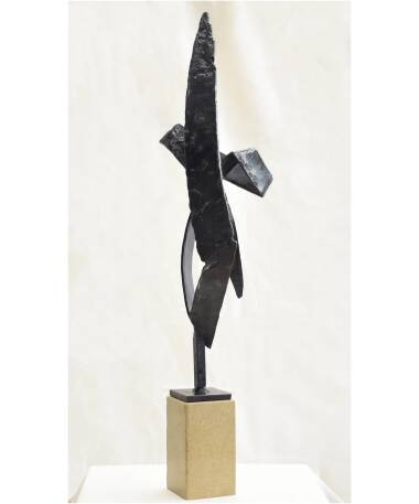 señalaito iron abstract sculpture by artist pablo lara