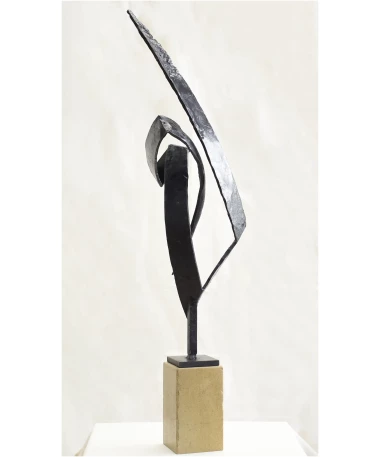 señalaito iron abstract sculpture by artist pablo lara