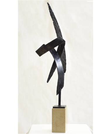 señalaito iron abstract sculpture by artist pablo lara