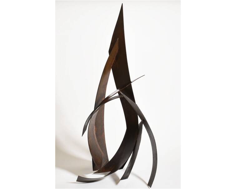 engarza iron abstract sculpture by artist pablo lara