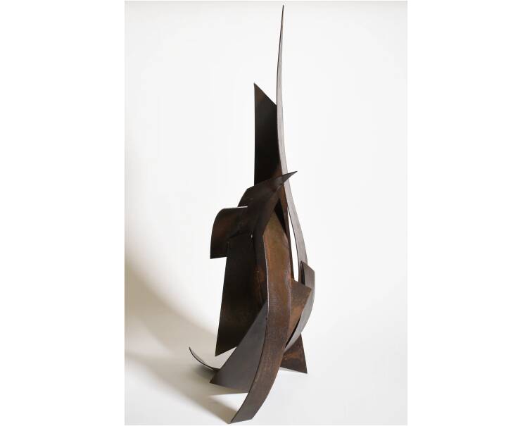 engarza iron abstract sculpture by artist pablo lara