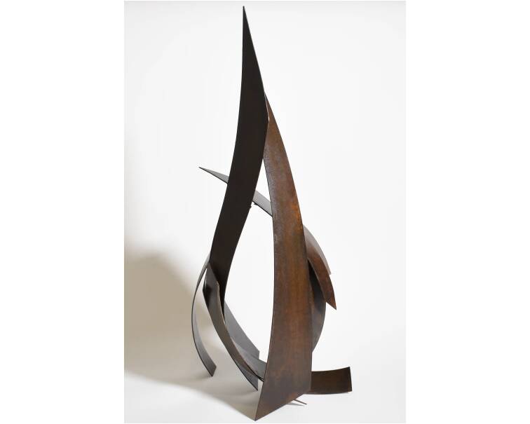 engarza iron abstract sculpture by artist pablo lara