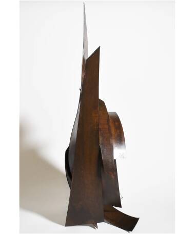 engarza iron abstract sculpture by artist pablo lara