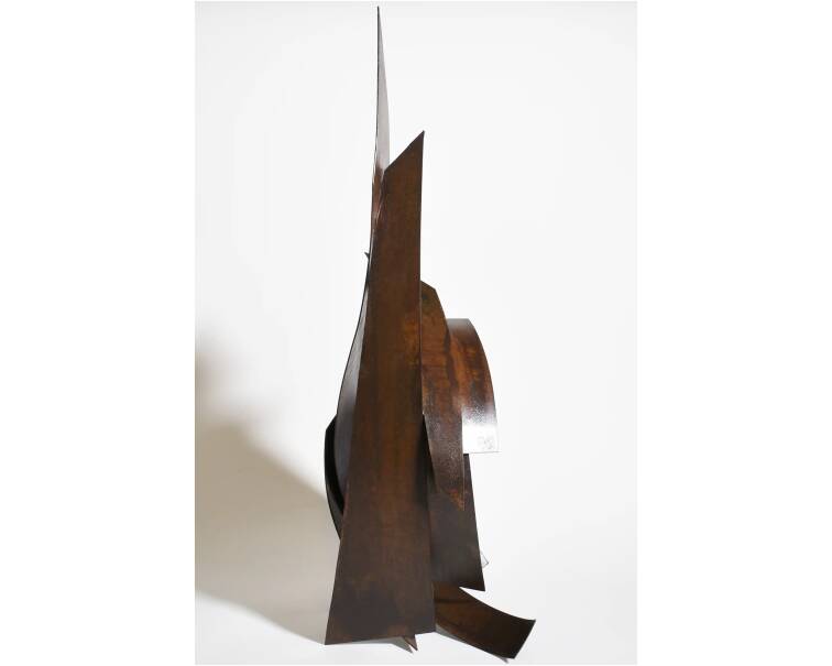 engarza iron abstract sculpture by artist pablo lara