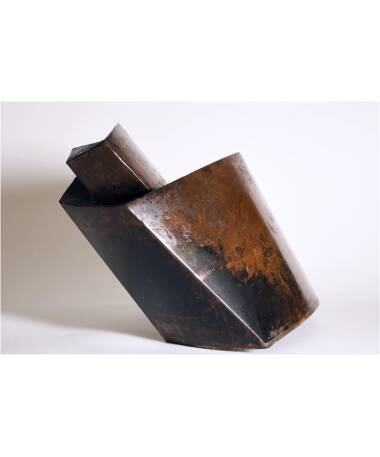 Infinito iron abstract sculpture by artist pablo lara
