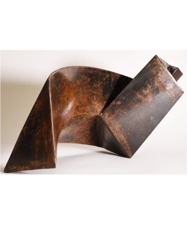 Infinito iron abstract sculpture by artist pablo lara