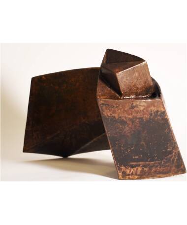 Infinito iron abstract sculpture by artist pablo lara