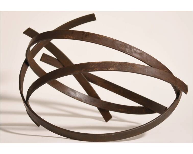 oculto iron abstract sculpture by artist pablo lara