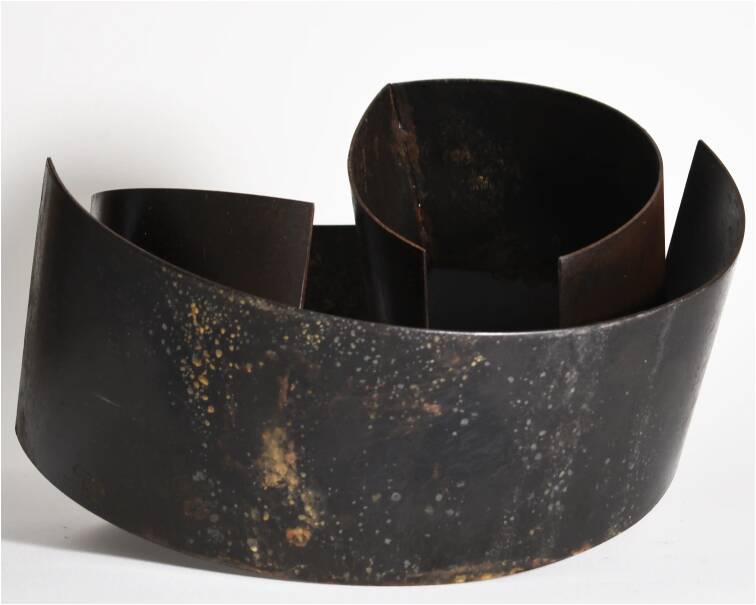 tao iron abstract sculpture by artist pablo lara