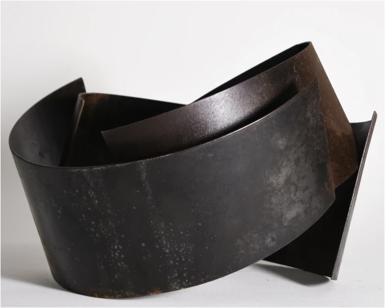 tao iron abstract sculpture by artist pablo lara