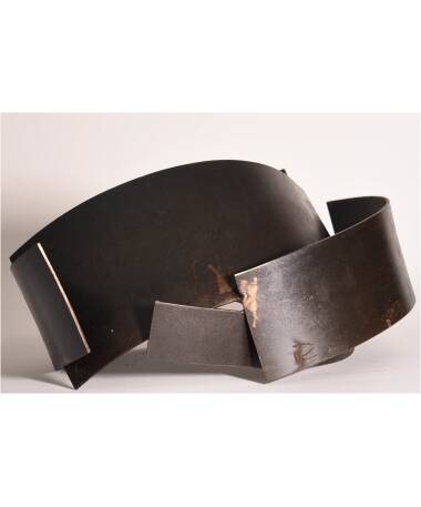 mana iron abstract sculpture by artist pablo lara