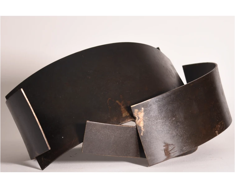 mana iron abstract sculpture by artist pablo lara