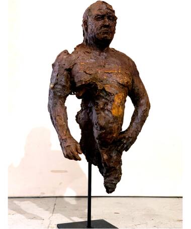 de la tierra expressive iron sculpture by artist pablo lara