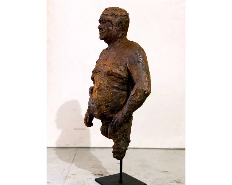 de la tierra expressive iron sculpture by artist pablo lara