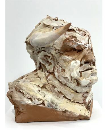 minotaur sculpture by pablo lara