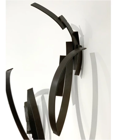mudra sculpture by artist pablo lara