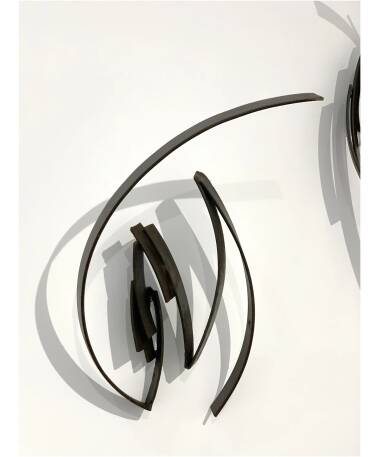 mudra sculpture by artist pablo lara