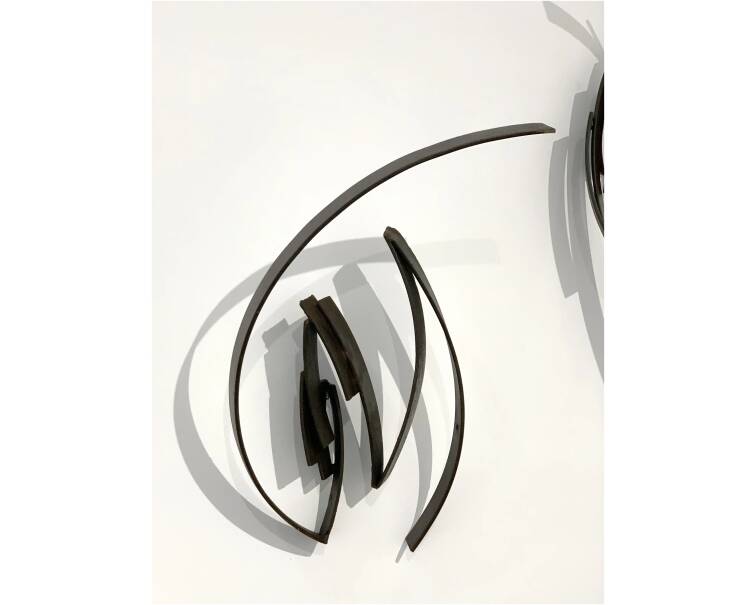 mudra sculpture by artist pablo lara