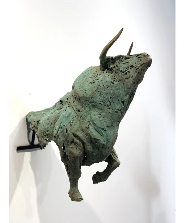 toro bronze sculpture by artist pablo lara