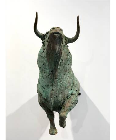 toro bronze sculpture by artist pablo lara