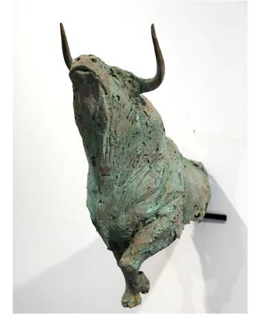 toro bronze sculpture by artist pablo lara