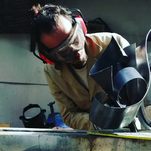 pablo lara working at workshop